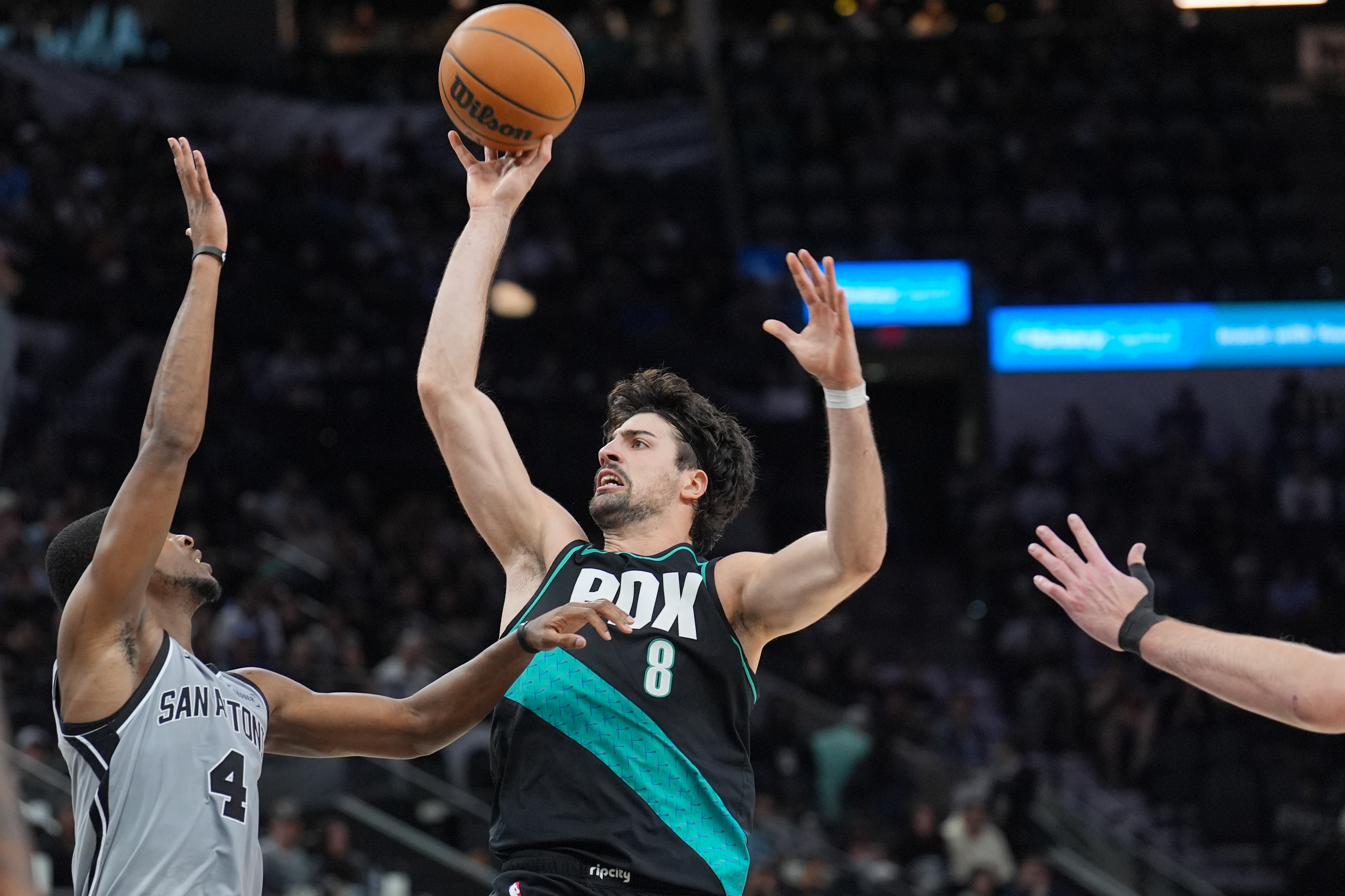 开云体育app下载入口-该不该用阿夫迪亚换来资产？拓媒：要围绕他建队 怎可放走基石？